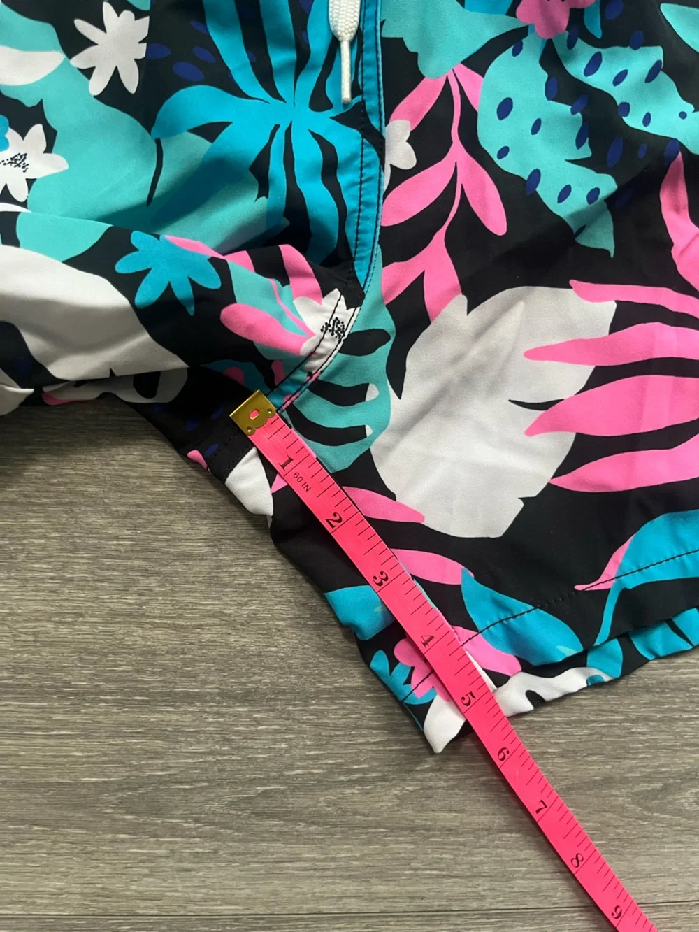 Chubbies The Juices 5.5” Inseam Black Blue Floral Swim Trunks Shorts Lined M Men